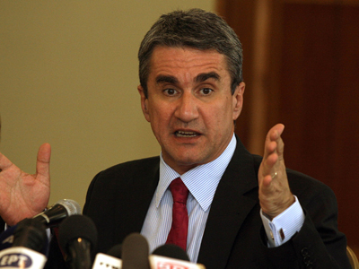 O Λοβέρδος είναι…”Αλλού”