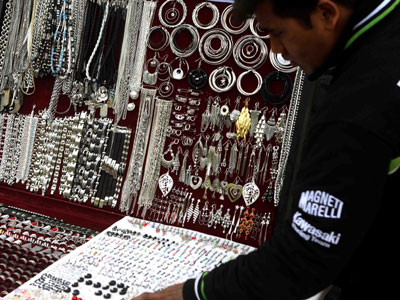 Προβλήματα με τους μικροπωλητές στην Πτολεμαΐδα