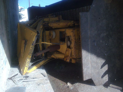 Ανετράπη μπουλντόζα