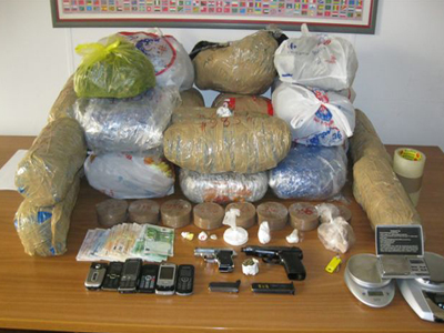 Συνελήφθησαν για κατοχή κάνναβης, ηρωίνης και κοκαΐνης