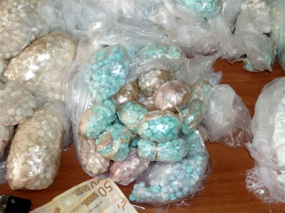 Τους συνέλαβαν με 44.000 χάπια