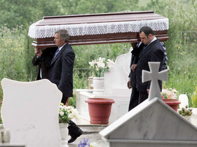 Μίζα για εξεύρεση τάφου