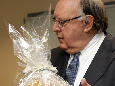 Η Α.Δ.Ε.Δ.Υ. απαντά στον Πάγκαλο για τους «κοπρίτες»