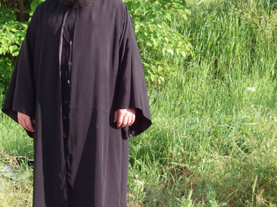 Παπάς δεν άγιαζε τα σπίτια όσων δεν ήταν το ίδιο κόμμα