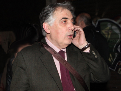 Ζητεί να διωχθεί ο πρύτανης για τους μετανάστες της Νομικής