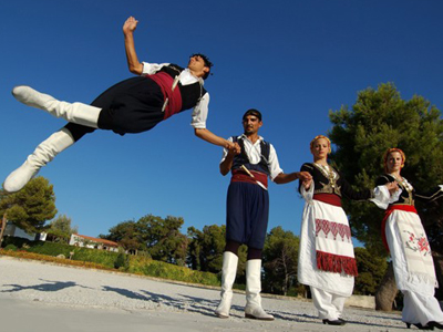 Πεντοζάλης για Γκίνες!