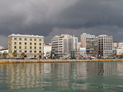 Ανέσυραν πτώμα από το λιμάνι του Πειραιά