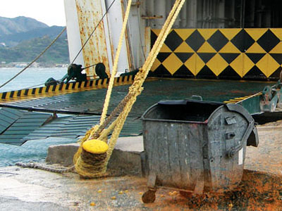 Πότε θα φύγουν τα σκουριασμένα πλοία;