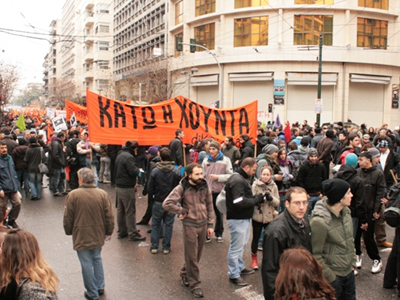 Θα μηνύσουν τους αστυνομικούς που τους επιτέθηκαν