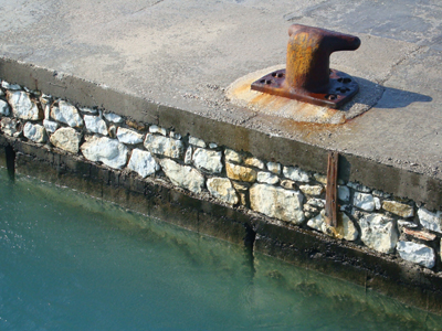 Έπεσε στη θάλασσα από το κατάστρωμα του πλοίου