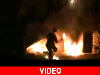 Έρευνα για τους ανήλικους ρατσιστές που έκαψαν το σπίτι των μεταναστών Έρευνα για τους ανήλικους ρατσιστές που έκαψαν το σπίτι των μεταναστών