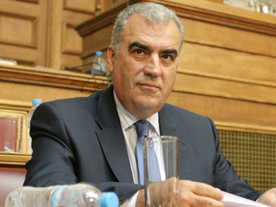 Δίνει και τα πιο μικρά έργα στις Α.Ε.