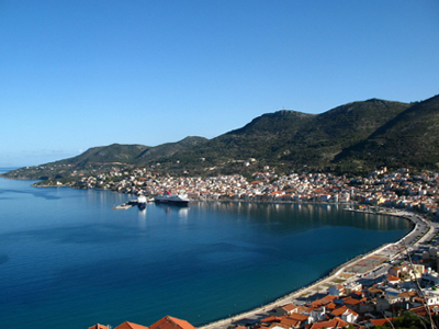 Προσέκρουσε στο λιμάνι της Σάμου