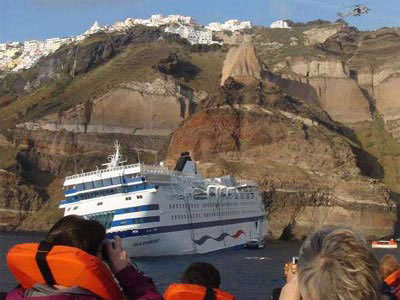 Καθαρή ακόμα η Καλντέρα