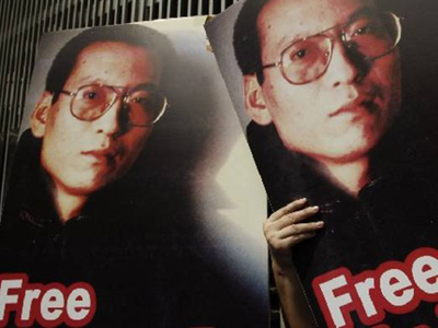 Κινέζοι εναντίον Αμερικανών για τον βραβευμένο με Νομπέλ