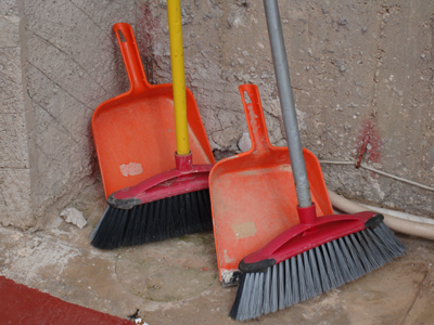 Απλήρωτες οι καθαρίστριες