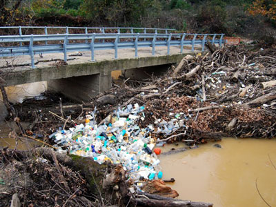 Σκουπίδια παντού…
