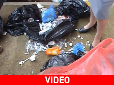 Αγκαλιά με τα σκουπίδια στην Σαμοθράκη