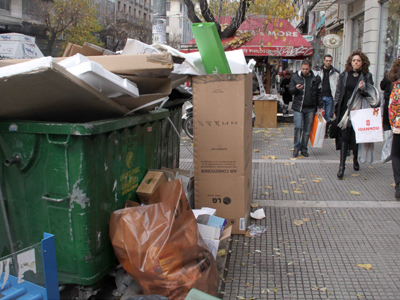 Με περισσότερα οχήματα μαζεύουν τα σκουπίδια