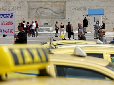 Συνελήφθη «μαϊμού» ταξιτζής