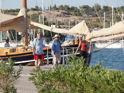 Ο «Κοκκός» παντρεύει τον γιο του