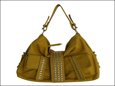 Της άρπαξε την τσάντα