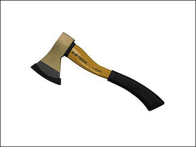 Του έκοψε το αυτί με τσεκούρι