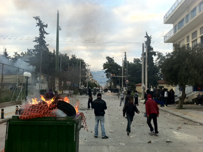 Πορεία κατά της αστυνομοκρατίας στο Μενίδι
