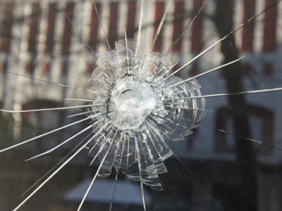 Έκρηξη έξω από τη Δ.Ο.Υ. Τούμπας