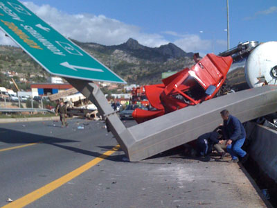 Άνοιξε η εθνική μετά το τροχαίο με το βυτιοφόρο