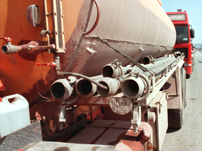 Έκλεψαν δύο βυτιοφόρα και 16.000 λίτρα πετρελαίου