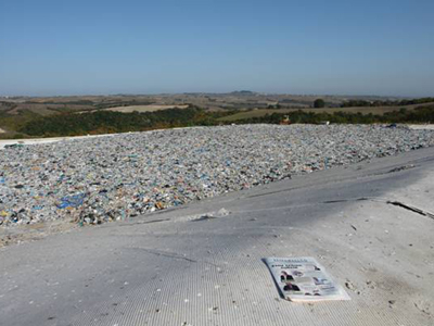 Σκουπίδια: μεγάλη «πληγή» για το περιβάλλον στην Ελλάδα