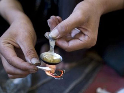 Έκαναν χρήση έξω από το σχολείο