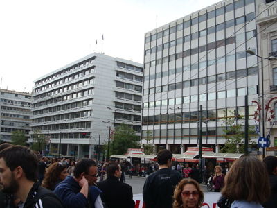 Πορεία διαμαρτυρίας πραγματοποίησαν οι μεταλλεργάτες του Περάματος