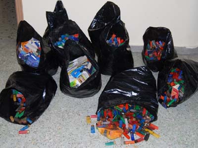 Τους παρέδωσαν τα φυσίγγια τους!