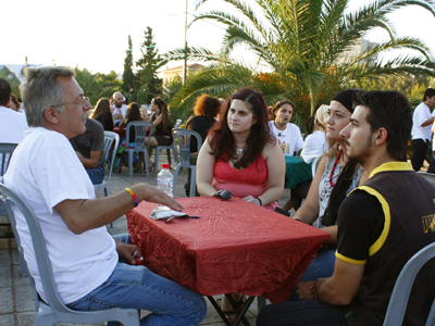 «Ζωντανή Βιβλιοθήκη» στη Δημοτική Αγορά Κυψέλης