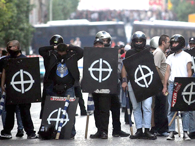 Ετοιμάζονται εντάλματα σύλληψης για βουλευτές της Χ.Α. Ετοιμάζονται εντάλματα σύλληψης για βουλευτές της Χ.Α.