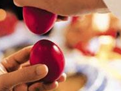 On-line… τσούγκρισμα αυγών On-line… τσούγκρισμα αυγών