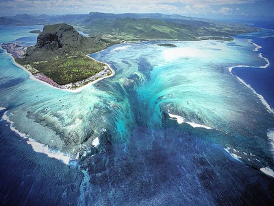 Εκπληκτικός… καταρράκτης στη θάλασσα!