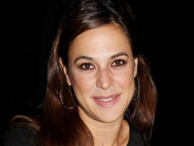 Η Iζαμπέλλα Κογεβίνα στη Ζούγκλα