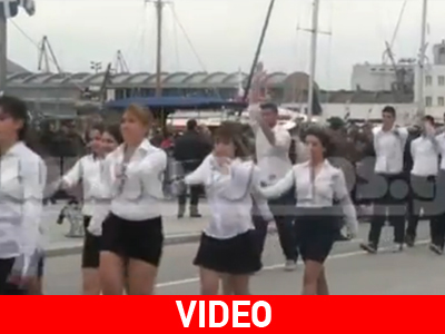 Βόλος: Με αποδοκιμασίες και προσαγωγές ολοκληρώθηκε η παρέλαση