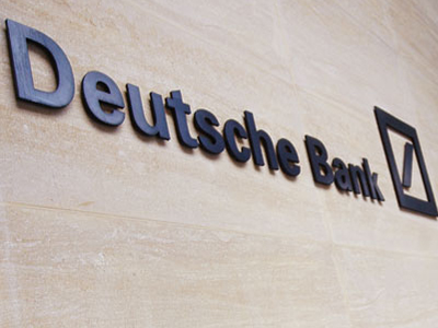 «Η Ελλάδα δεν πρέπει να γονατίσει»