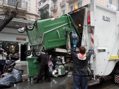 Ομαλοποιείται η αποκομιδή των απορριμμάτων στην Αθήνα