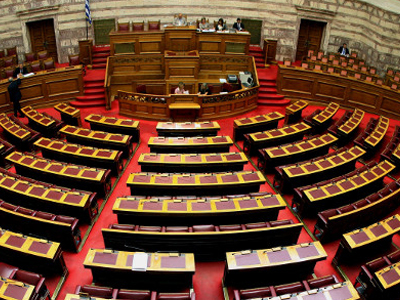 Στη Βουλή ο αριθμός των υπαλλήλων σε Υπουργεία