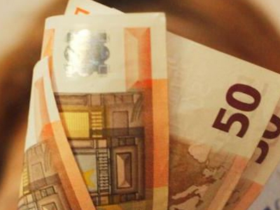 Καλαμάτα: Συνελήφθη με παραχαραγμένα χαρτονομίσματα των 50 ευρώ Καλαμάτα: Συνελήφθη με παραχαραγμένα χαρτονομίσματα των 50 ευρώ