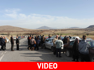 Συγκέντρωση διαμαρτυρίας έξω από το στρατόπεδο Μαυροδενδρίου Συγκέντρωση διαμαρτυρίας έξω από το στρατόπεδο Μαυροδενδρίου