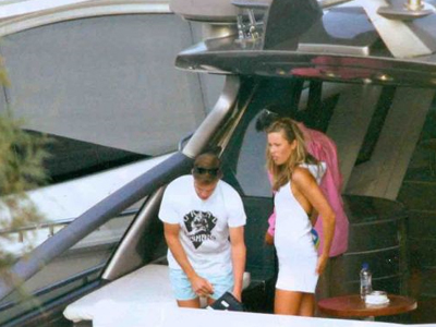 Συνεχίζουν τις διακοπές τους