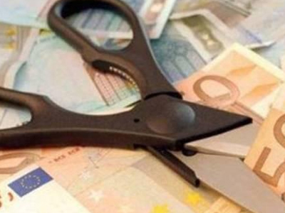 Κόβεται στα δύο το εφάπαξ – Νέο οριζόντιο κούρεμα έως 15%