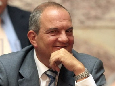 Με κέφια σήμερα ο Καραμανλής