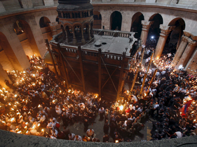 Ολοκληρώθηκε η τελετή αφής του Αγίου Φωτός